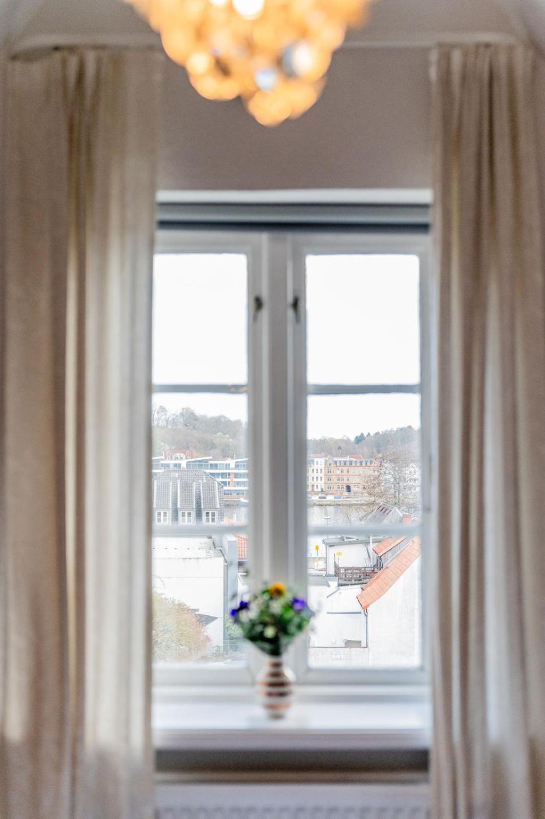 Hafenblick Ferienwohnung In Der Altstadt Mit Parkplatz Flensburg Eksteriør bilde
